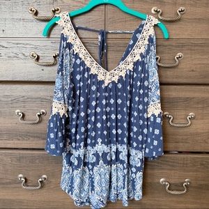 💚5/$25 Lace Trimmed Cold Shoulder Top